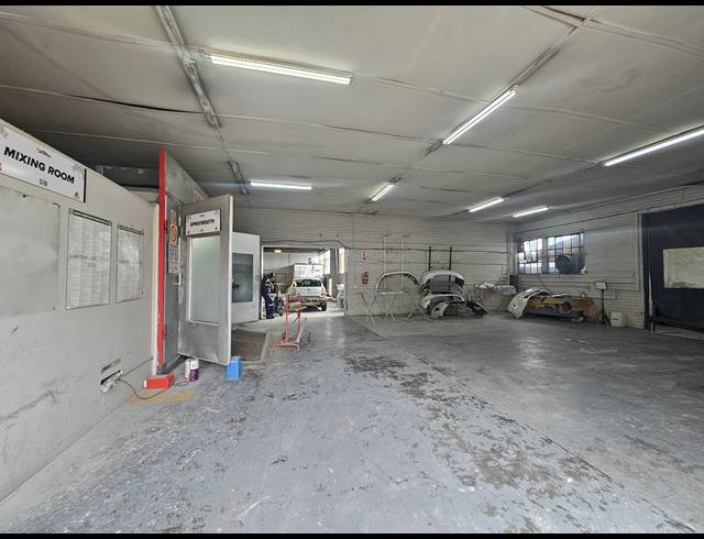 600M² WAREHOUSE FOR SALE IN ACTIVIA PARK
